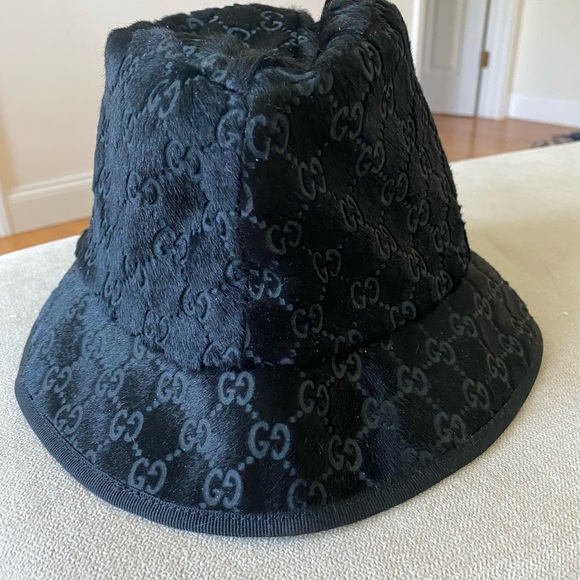 Gucci leather hide black bucket hat size small, silk lining ,made in Italy - Picture 1 of 8
